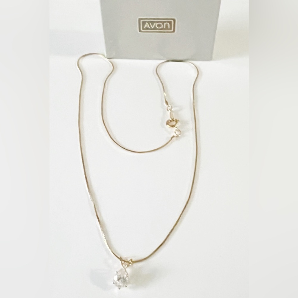 Vintage Avon 1988 Gold tone Necklace